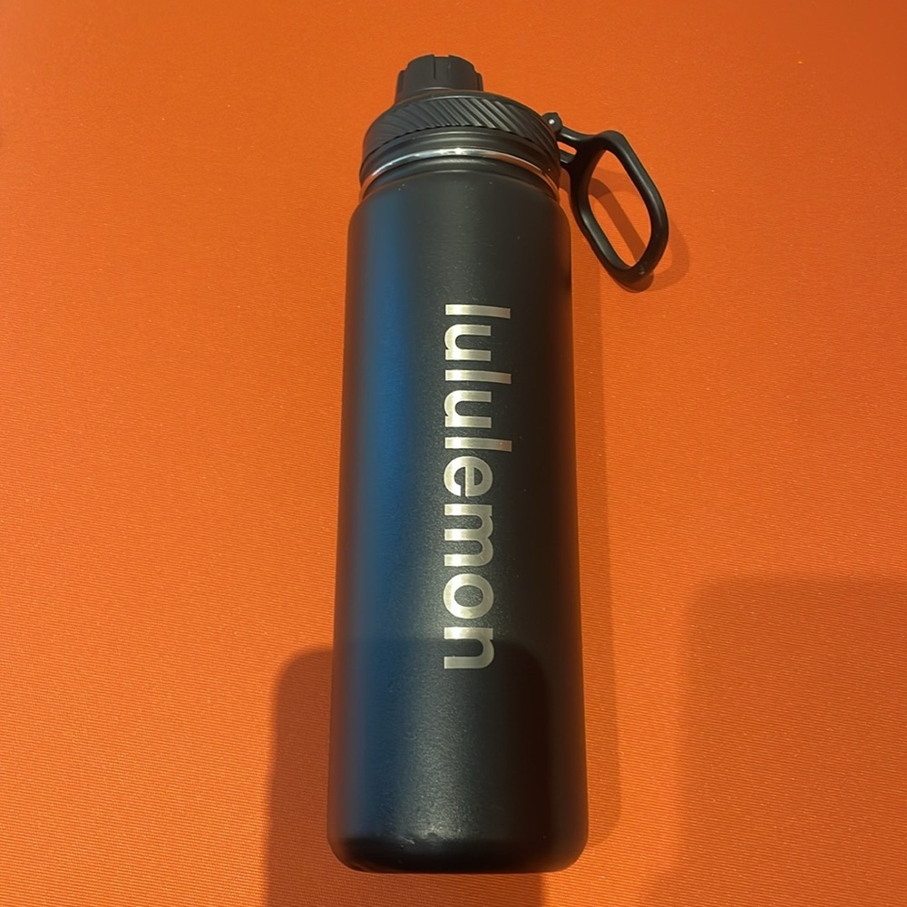 Lululemon Back to Life 24 oz Sport Bottle